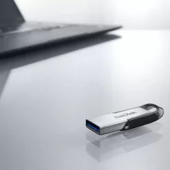 Clé USB 3.0 SanDisk Ultra Flair 128 Go (SDCZ73-128G-G46)